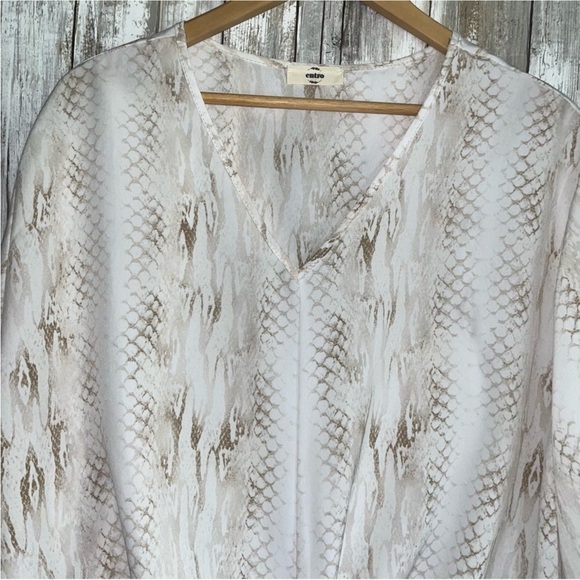 Entro Cream Oversized Snake Print Blouse - Picture 4 of 5